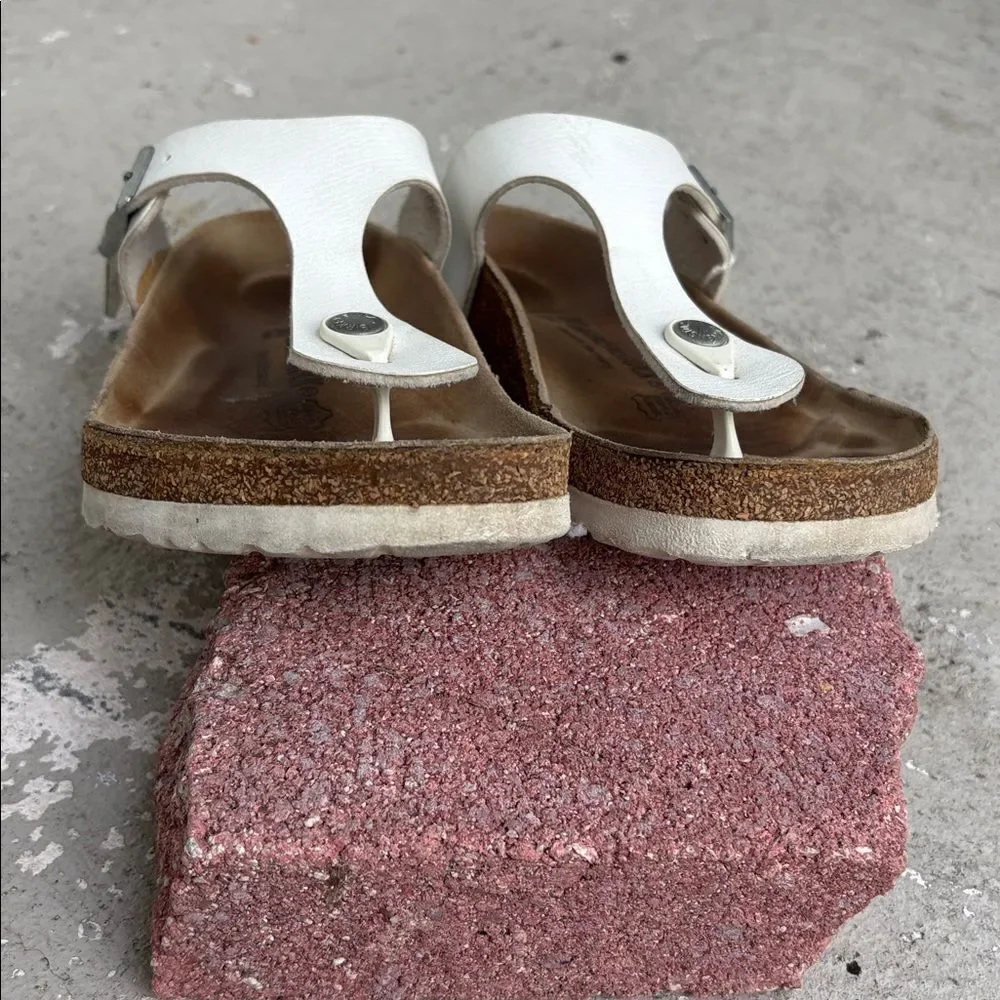 Birkenstock Gizeh white sandals